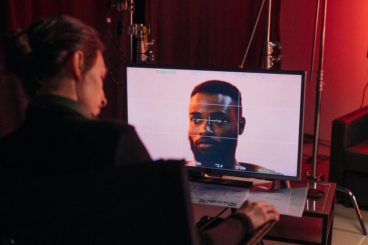 AI editing vs professional editing services: which is better for real estate photos?