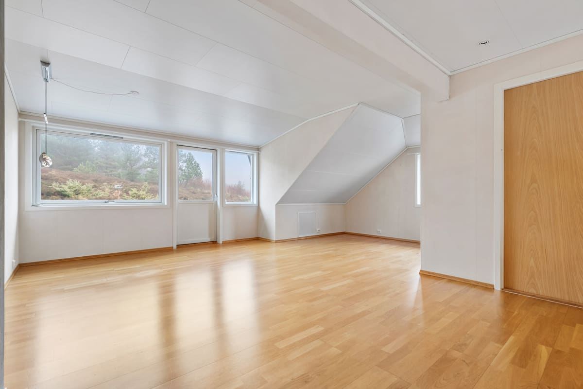 Spacious Bright Living