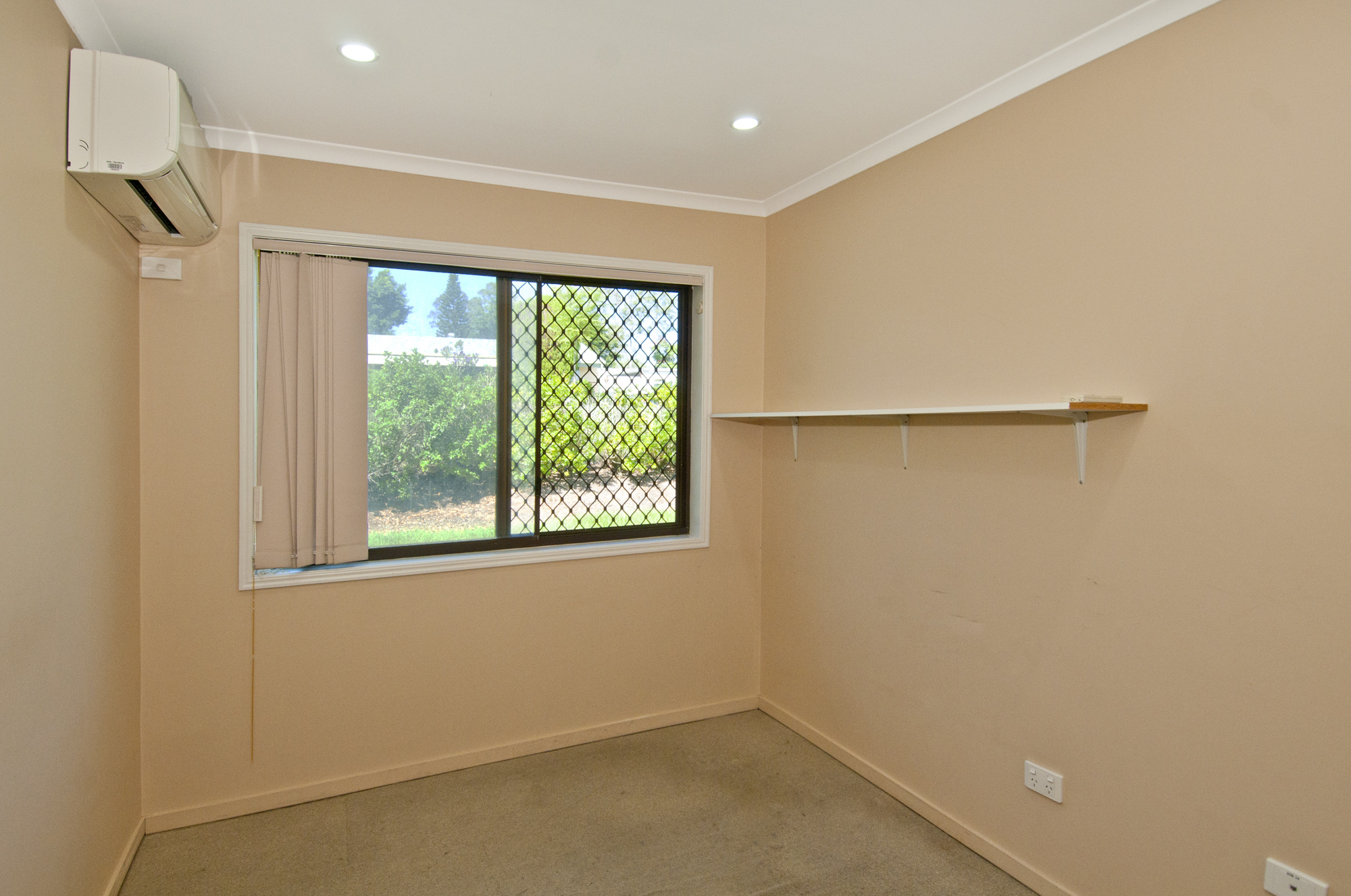 Neutral Bedroom Styling